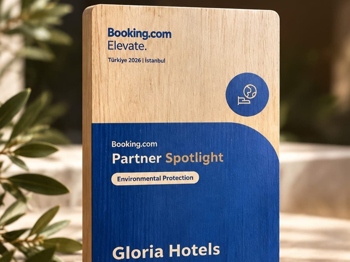 750-летнее дерево мененгич принесло Gloria Hotels международную награду